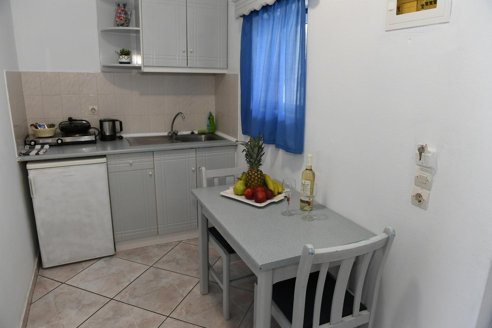 Mimis Apartments Kéfalos エクステリア 写真